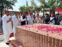 UP Elections: सीएम योगी पर अखिलेश का निशाना- नाम बदलने में हमारे मुख्यमंत्री का कोई मुकाबला नहीं