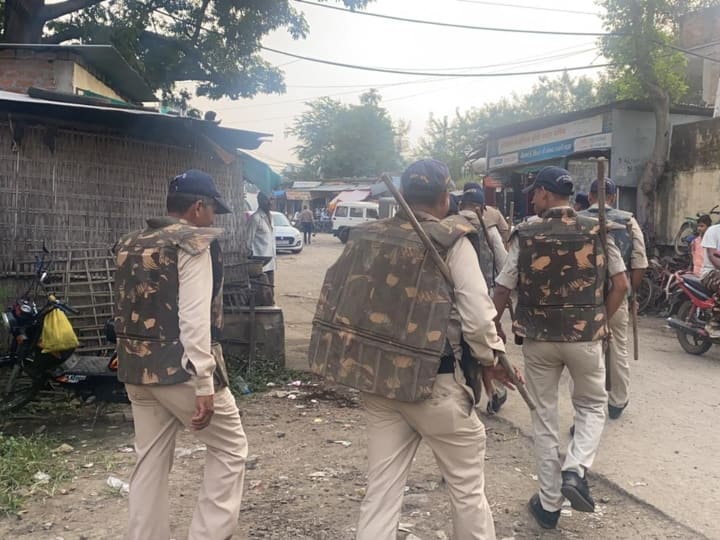 Madhya Pradesh News: इंदौर के कंपेल में मुस्लिम परिवार से मारपीट की घटना, इलाके में तनाव, पुलिसकर्मी तैनात