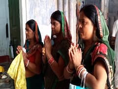 Durga Puja 2021: মূর্তি নেই, পটেই পুজো, রীতি মেনে উৎসবের আয়োজন বর্ধমানের রাজপরিবারে