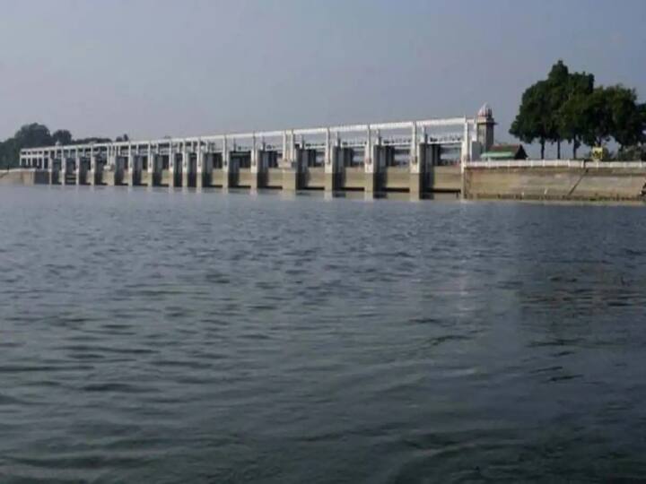 Tiruvallur district flood danger to announced பூண்டி ஏரியில் இருந்து உபரிநீர் திறப்பு - கரையோர மக்களுக்கு வெள்ள அபாய எச்சரிக்கை
