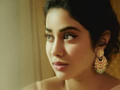 PICS! Janhvi Kapoor Pretends To Live In The 50s & We Are Loving Her Look