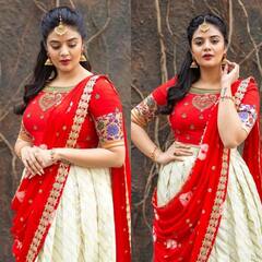 Sreemukhi Photos: బుల్లితెర రాములమ్మ.. ట్రెడిషనల్ లుక్ లో కిర్రాక్ ఉందే.. 