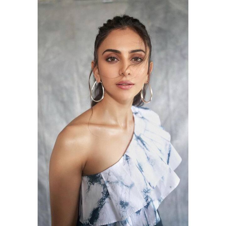 (Image credit: Instagram) బాలీవుడ్ నటుడు, నిర్మాత జాకీ భగ్ననీతో ప్రేమలో ఉన్నట్టు అధికారికంగా ప్రకటించింది.