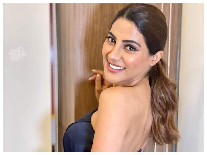 bigg boss 14 contestant nikki tamboli fitness secret know her diet plan Nikki Tamboli के परफेक्ट फिगर का राज़ है हेल्दी डाइट, फिट रहने के लिए बहाती हैं खूब पसीना