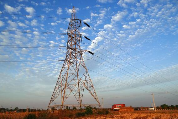 Power Crisis: राजधानी दिल्ली में गहराया बिजली संकट, जानिए- आखिर क्या है वजह Power Crisis: राजधानी दिल्ली में गहराया बिजली संकट, जानिए- आखिर क्या है वजह