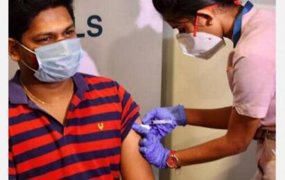Trichy: Mega vaccination camp aims to vaccinate 1 lakh people திருச்சி : மெகா தடுப்பூசி முகாமில் 1 லட்சம் பேருக்கு தடுப்பூசி செலுத்த இலக்கு..