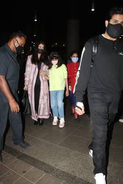 Bachchan's Are Back: शानदार अंदाज में मुंबई लौटी बच्चन फैमिली, मम्मी Aishwarya ये चिपकी दिखीं Aaradhya तो Abhishek ने रखा दोनों का ख्याल