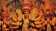 Durga Puja 2021: কলকাতার পুজোকে টেক্কা জেলার পুজোর | Bangla News