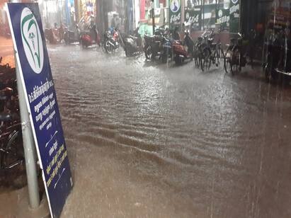 Thiruvarur  heavy rains: Paddy crops severely affected விடிய விடிய மழை... மூழ்கிய நெற்பயிர்கள்... திணறிப்போன திருவாரூர்!