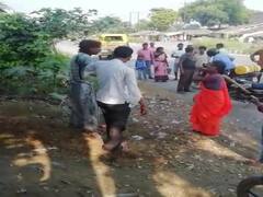 Kaushambi News: शराबी पति की पत्नी ने भाई संग की धुनाई, हाईवे के किनारे देखते रहे तमाशबीन