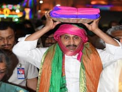 CM Jagan: తిరుమలలో సీఎం జగన్ పర్యటన... శ్రీవారికి పట్టువస్త్రాలు సమర్పణ