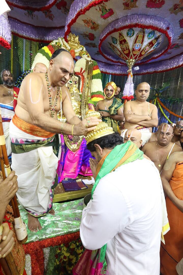 గరుడ వాహనలో సేవలో సీఎం జగన్