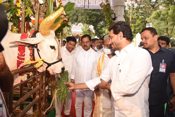 రూ.15 కోట్ల విరాళంతో శ్రీ వేంకటేశ్వర సప్తగోప్రదక్షిణ మందిర సముదాయాన్ని టిటిడి నిర్మించింది.