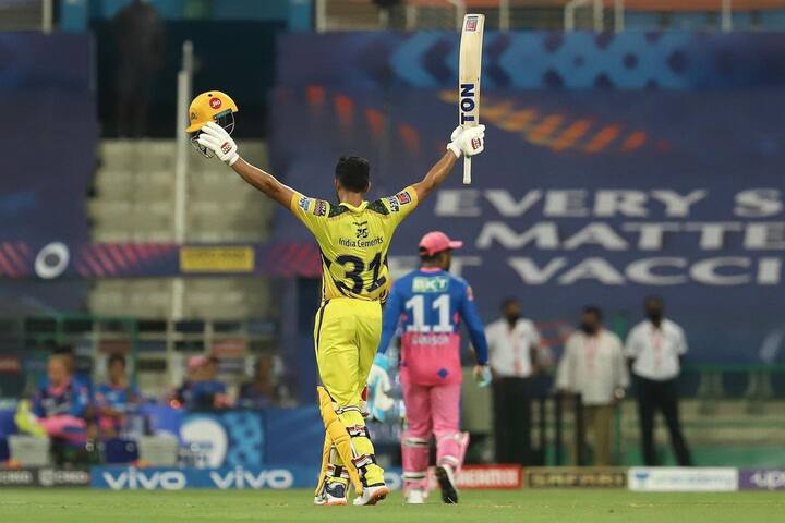 काल दुबईमध्ये खेळल्या गेलेल्या क्वालिफायर सामन्यात दिल्ली कॅपिटल्सचा पराभव करून चेन्नई सुपर किंग्सने विक्रमी 9 व्या वेळी अंतिम फेरी गाठली आहे. या सामन्यातही ऋतुराज गायकवाडने 50 चेंडूत 70 धावा केल्या. (Photo:@ruutu.131/IG)