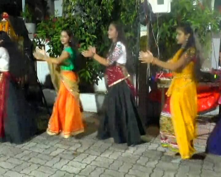 ખેલાયાઓ ચોથે નોરતે મનમૂકીને રમ્યાં