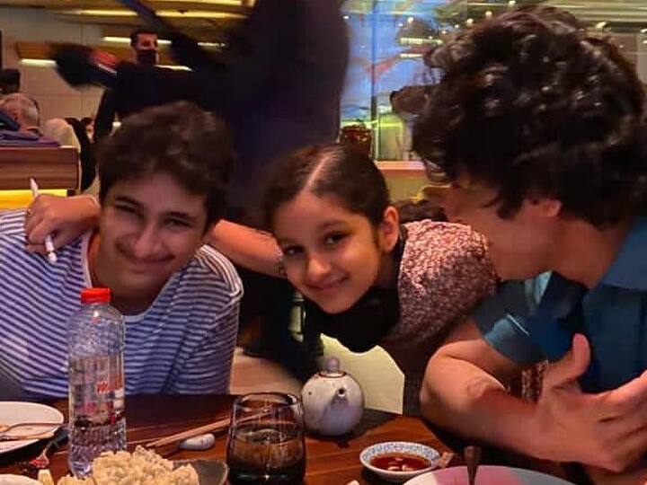 Mahesh Babu Finds Peace In Pool With Kids Gautam and Sitara In Switzerland, Know In Details Mahesh Babu: పిల్లలతో కలసి స్విమ్మింగ్ పూల్ లో ఎంజాయ్ చేస్తున్న మహేశ్ బాబు