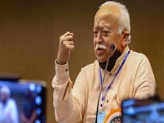 RSS चीफ बोले- छोटे-छोटे स्वार्थों के लिए दूसरे धर्म में जा रहे लड़के-लड़कियां, बच्चों को धर्म का आदर करना सिखाएं