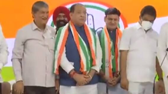 Uttarakhand:  BJP को लगा तगड़ा झटका, यशपाल आर्य ने थामा कांग्रेस का दामन | Hindi News