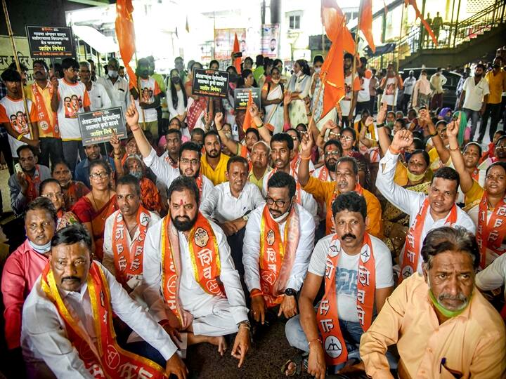 Chandivali MLA Dilip Lande along with Shiv Sena party workers protest as the Congress-Shiv Sena-NCP alliance called a bandh in Maharashtra to protest against the Lakhimpur Kheri violence, in Mumbai, Monday, Oct. 11, 2021. (PTI Photo)