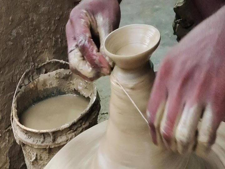 Ayodhya Deepotsav: दीपोत्सव के लिए स्थानीय कुम्हारों को मिलेगी प्राथमिकता, लेकिन अभी भी आदेश का इंतजार