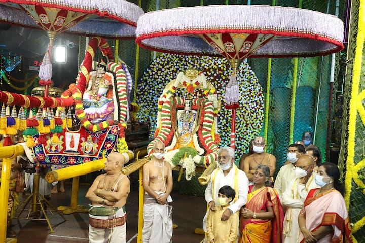 బ్రహ్మోత్సవం ఐదవ రోజున మోహిని అవతారం లో మలయప్ప స్వామి