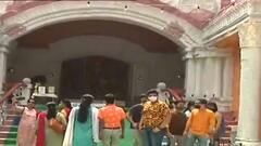 Durga Puja 2021: বন্দরে রাজবাড়ি এবার উঠে এসেছে খিদিরপুর ৭৪ পল্লির মণ্ডপে | Bangla News