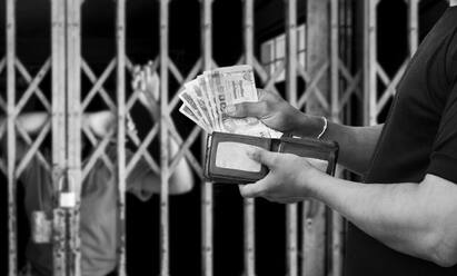chennai human trafficking case fir filled in triplicane police station அக்கா கணவர் கடனுக்கு மச்சானை கடத்தி வீட்டை எழுதி வாங்கிய கும்பல்!