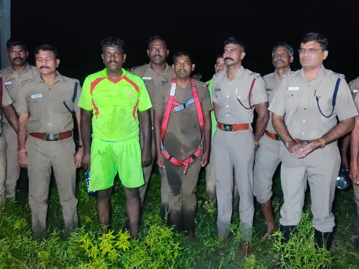 மேல்மலையனூரில் மின் கோபுரத்தில் விவசாயி தற்கொலை-இழப்பீடு தராமல் ஒப்பந்ததாரர் ஏமாற்றியதாக புகார்