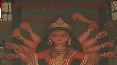 Durgapuja 2021: কোভিডের কঠিন সময়ে ছেঁড়া-ফাটা জীবনের গল্প সন্তোষপুর ত্রিকোণ পার্কের মণ্ডপে| Bangla News