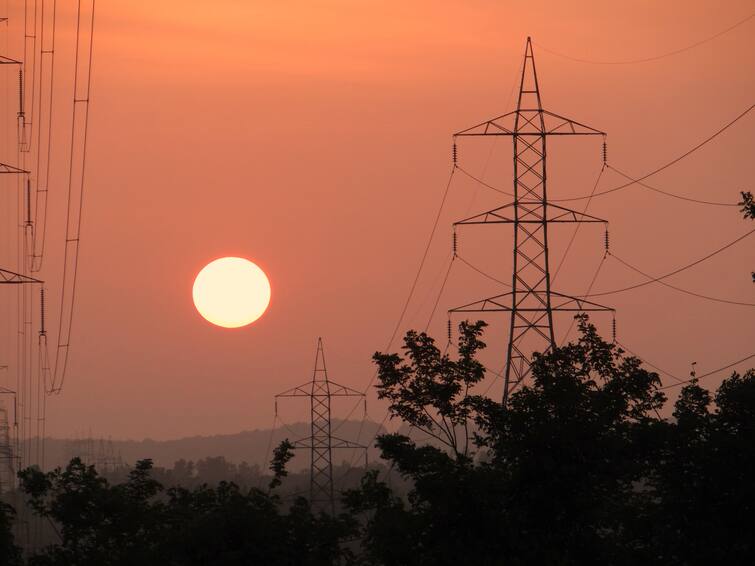 Power Crisis: दिल्ली में गहराया कोयला संकट, बिजली आपूर्ति से जुड़े इन 4 सवालों के जवाब जानिए