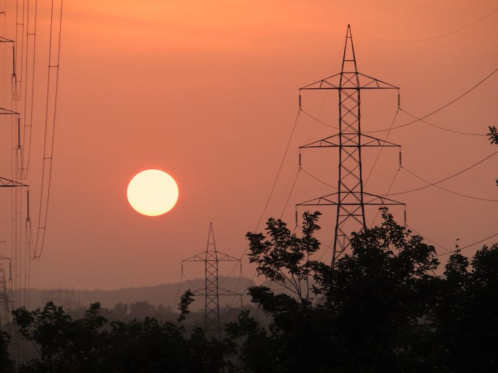Power Cut: Coal know the answers to these 4 questions related to power supply in delhi Delhi Power Crisis: दिल्ली में गहराया कोयला संकट, बिजली आपूर्ति से जुड़े इन 4 सवालों के जवाब जानिए