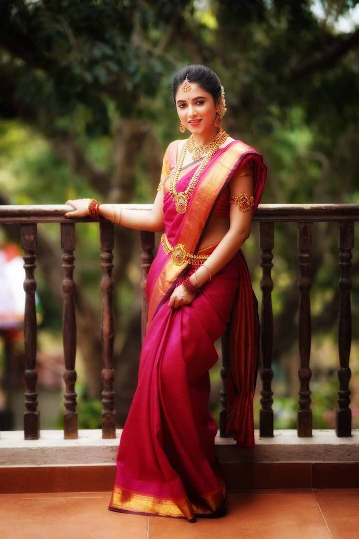 உண்டு என்னோடு மச்சங்கள் ஆயினும் என்ன நெஞ்சோடு அச்சங்கள்