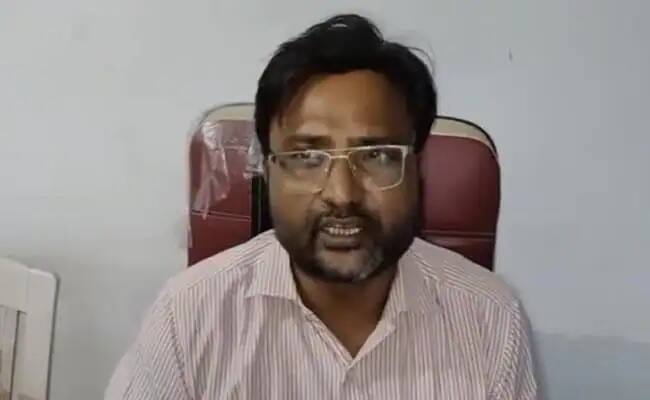 MP Govt Engineer Seeks Off On Sundays To Read Gita After Dreaming Owaisi As Sakha & Mohan Bhagwat As Shakuni Madhya Pradesh: আগের জন্মে ওয়েইসি ছিলেন ‘ছোটবেলার বন্ধু নকুল’, রবিবার ছুটি চেয়ে আজব আর্জি ইঞ্জিনিয়ারের