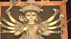 Durga Puja 2021: পুজোয় ফিরল নস্টালজিয়া, হারিয়ে যাওয়া স্লেট দিয়ে মণ্ডপ পাটুলি উপনগরী স্পোর্টিং ক্লাবে | Bangla News