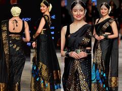 Lakme Fashion Week 2021: काली साड़ी में बला सी खूबसूरत अंदाज में रैंप पर उतरी Divya Khosla Kumar, मांग टीका पर थम गई सबकी नजरें
