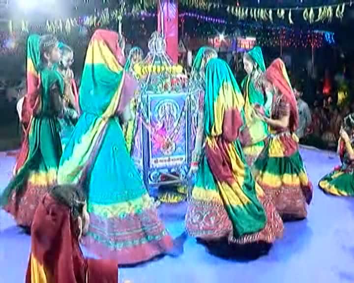 સ્વામીનારાયણ ચોકની ગરબીમાં પ્રાચીન ગરબાની ઝલક