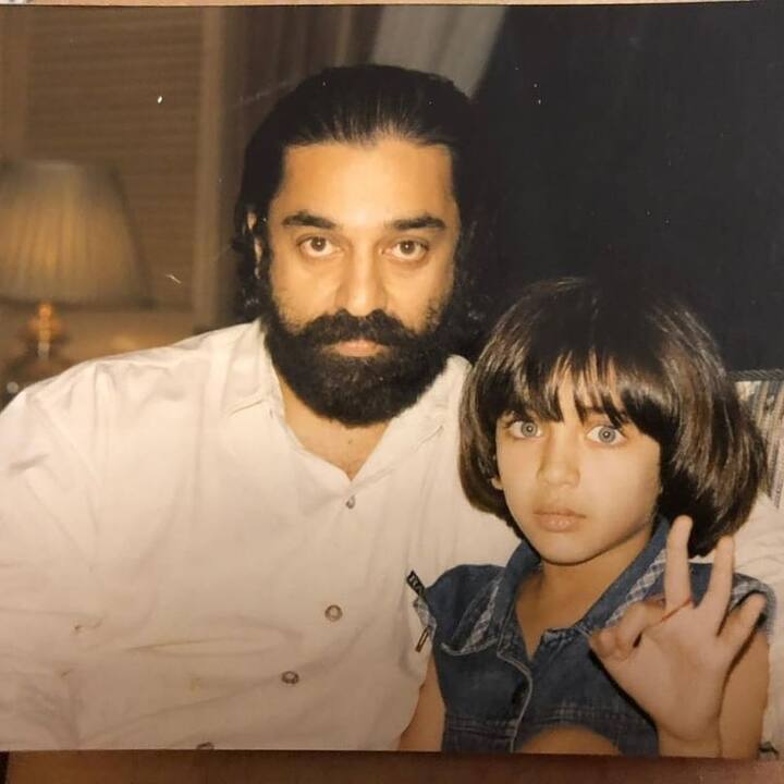 தனது அப்பா கமல்ஹாசனுடன் அக்ஷரா ஹாசன்
