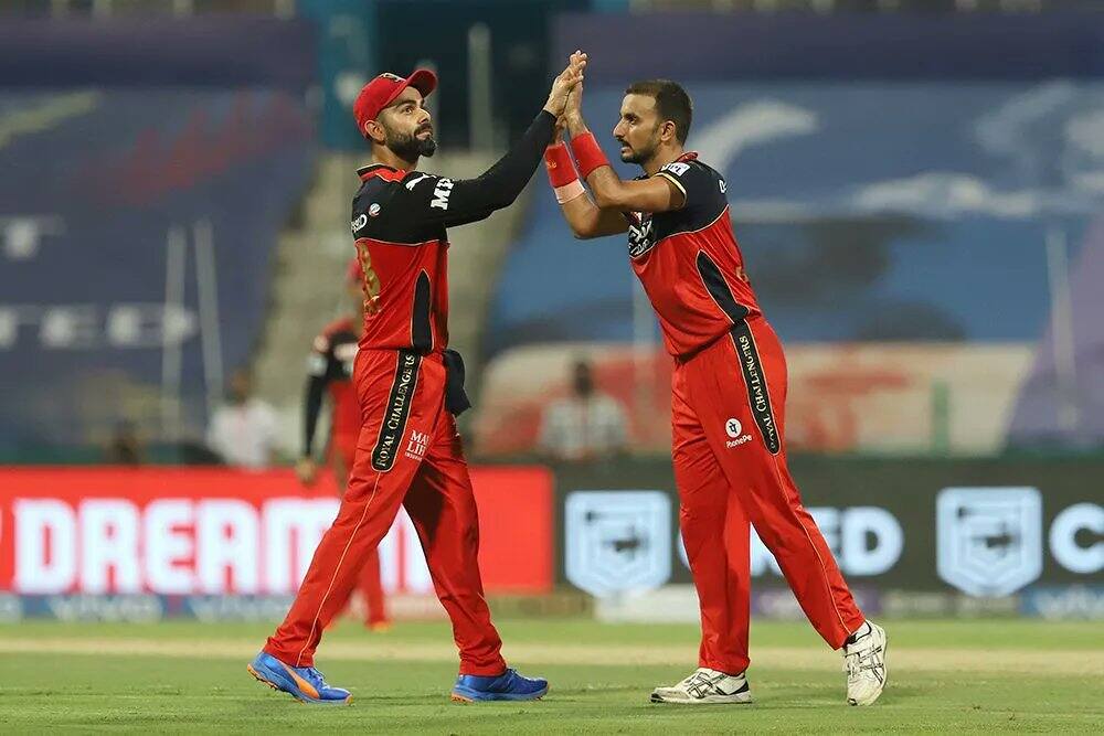 IPL 2021: 'There Are Captains & There Are Leaders, He Is Definitely A Leader': Harshal Patel On Virat Kohli IPL 2021: 'There Are Captains & There Are Leaders, He Is Definitely A Leader': Harshal Patel On Virat Kohli IPL 2021: 'There Are Captains & There Are Leaders, He Is Definitely A Leader': Harshal Patel On Virat Kohli