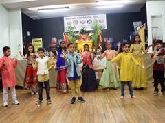 Navratri 2021 Garba: नवरात्र के अवसर पर डबलिन में हिंदुस्तानियों ने किया गरबा,डांडिया, देखें तस्वीरें