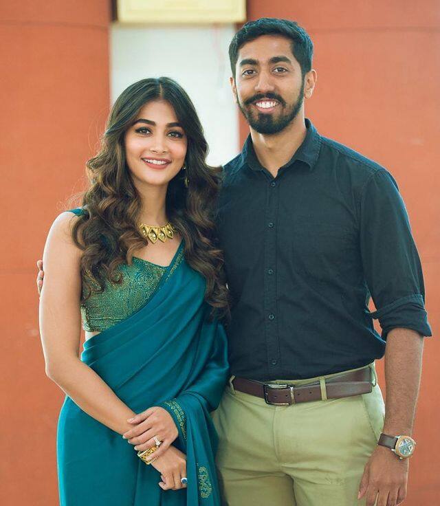 తన సోదరుడితో పూజాహెగ్డే రేర్ ఫోటో
