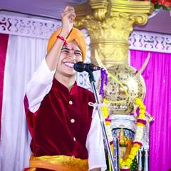 Photo : बिग बॉसच्या घरातून परतल्यावर युवा कीर्तनकार शिवलिलाताई पाटील विठ्ठलाच्या दरबारात !