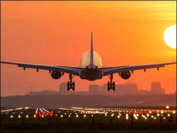 Air Travel News: घरेलू फ्लाइट में अब 100 फीसदी यात्री बैठ सकेंगे, नागरिक उड्डयन मंत्रालय ने दी मंज़ूरी