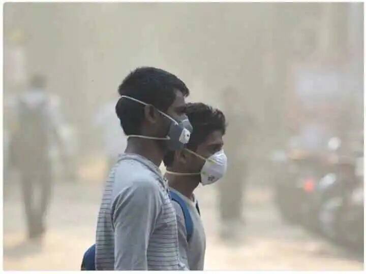 Air Pollution in very poor category in Noida after Diwali 2021 ANN Air Pollution in Noida: दिवाली की अगली सुबह धुआं-धुआं हुआ नोएडा, बेहद खराब श्रेणी में वायु प्रदूषण