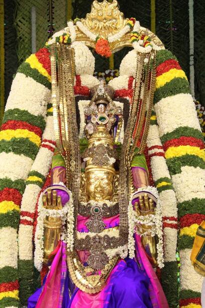 திருப்பதி பிரமோற்சவம் - கருட வாகனத்தில் பக்தர்களுக்கு அருள்பாலித்த மலையப்ப சுவாமி