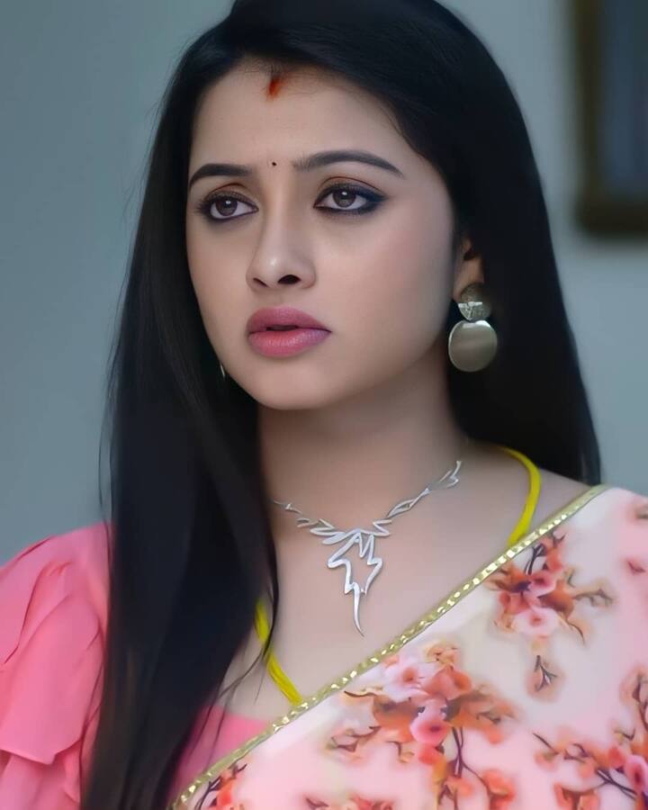 హావభావాలతో అదుర్స్ అనిపిస్తున్న ఐశ్వర్య (Image Credit/ Aishwarya Instagram)