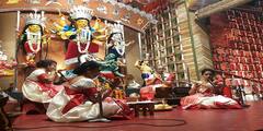 Durga Puja 2021: মহিলা পুরোহিতের হাতে দেবীবন্দনা, ৬৬ পল্লীতে পৌরহিত্য করছেন চার নারী