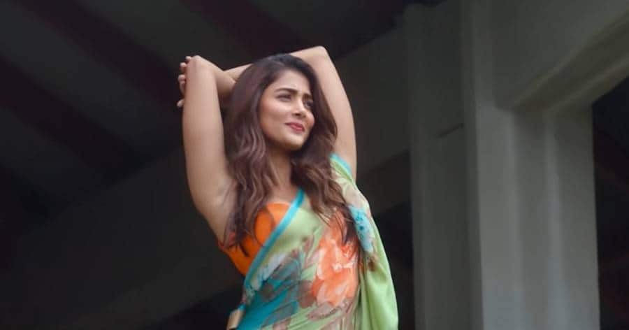 Ten Million Views For Instant Chartbuster Leharaayi Lyrical Video From Most Eligible Bachelor Leharaayi Song: 'మోస్ట్ ఎలిజిబుల్ బ్యాచిలర్' లెహరాయి సాంగ్ కి మిలియన్ల వ్యూస్.. 