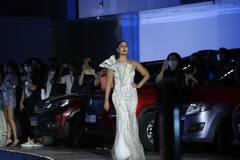 Kareena Kapoor Khan Age-Shamed, Trolled Brutally For Flaunting Post-Pregnancy Body At Lakme Fashion Week 2021