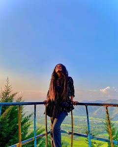 फंकी टीशर्ट और रिप्ड जींस में फिर दिखा Taarak Mehta ka Ooltah Chashmah की पुरानी सोनू का स्टाइलिश लुक, Nidhi Bhanushali इन्जॉय कर रही हैं वेकेशन