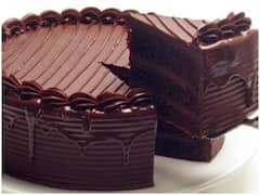 Kitchen Hacks: इस तरह कुकर में बनाएं Chocolate Cake, जानें बनाने का तरीका